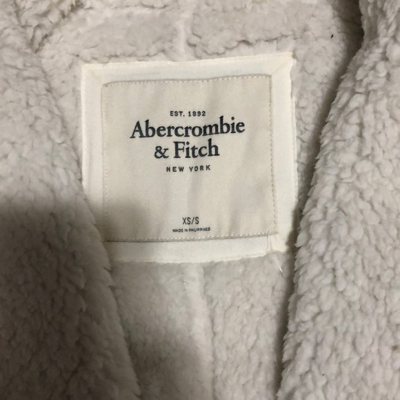 Abercrombie and Fitch cardigan jacket - Picture 2 of 2